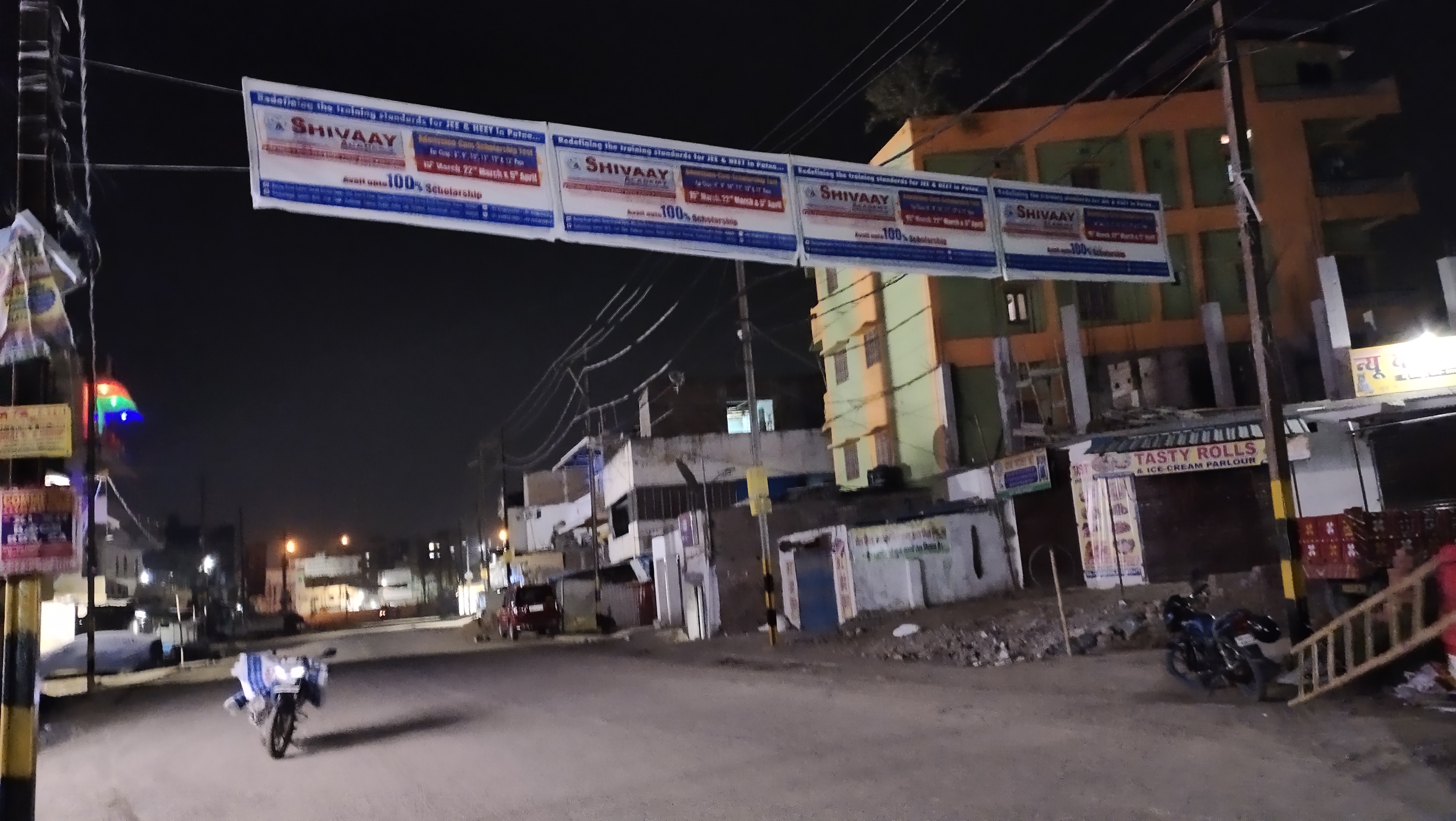 Cloth Banner Printing & Mounting